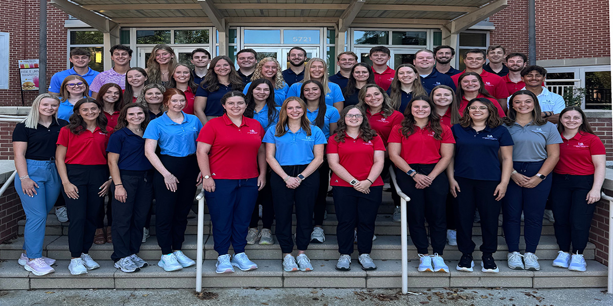 Image of a group of students posing for a photo.
